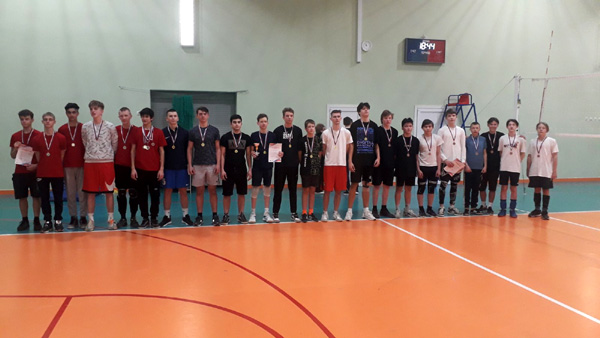 Районные соревнования по волейболу среди юношей.